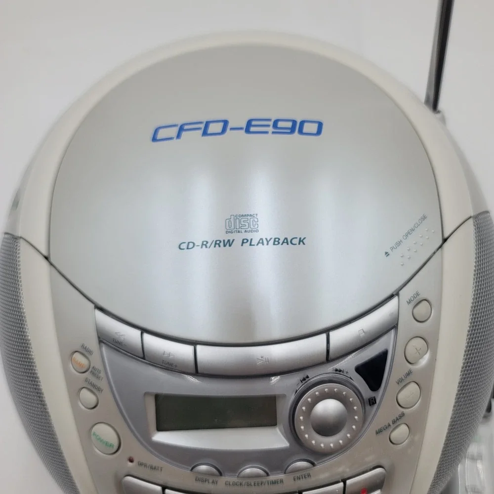Sony CFD-E90 CD Radio Cassette Player Boombox Silver 0White with Remote Manual